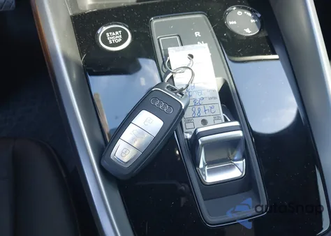 2023 Audi A3 Premium Plus 40 Tfsi Quattro S Tronic z USA, uszkodzony, nr VIN WAUHUDGY7PA132264